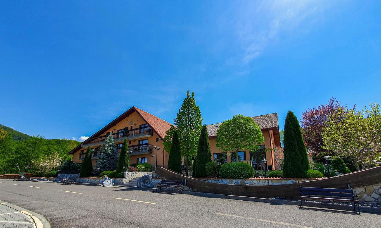 Hotel Belvedere Совата Екстер'єр фото