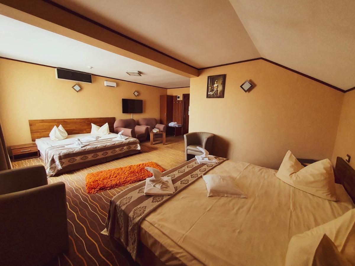 Hotel Belvedere Совата Екстер'єр фото