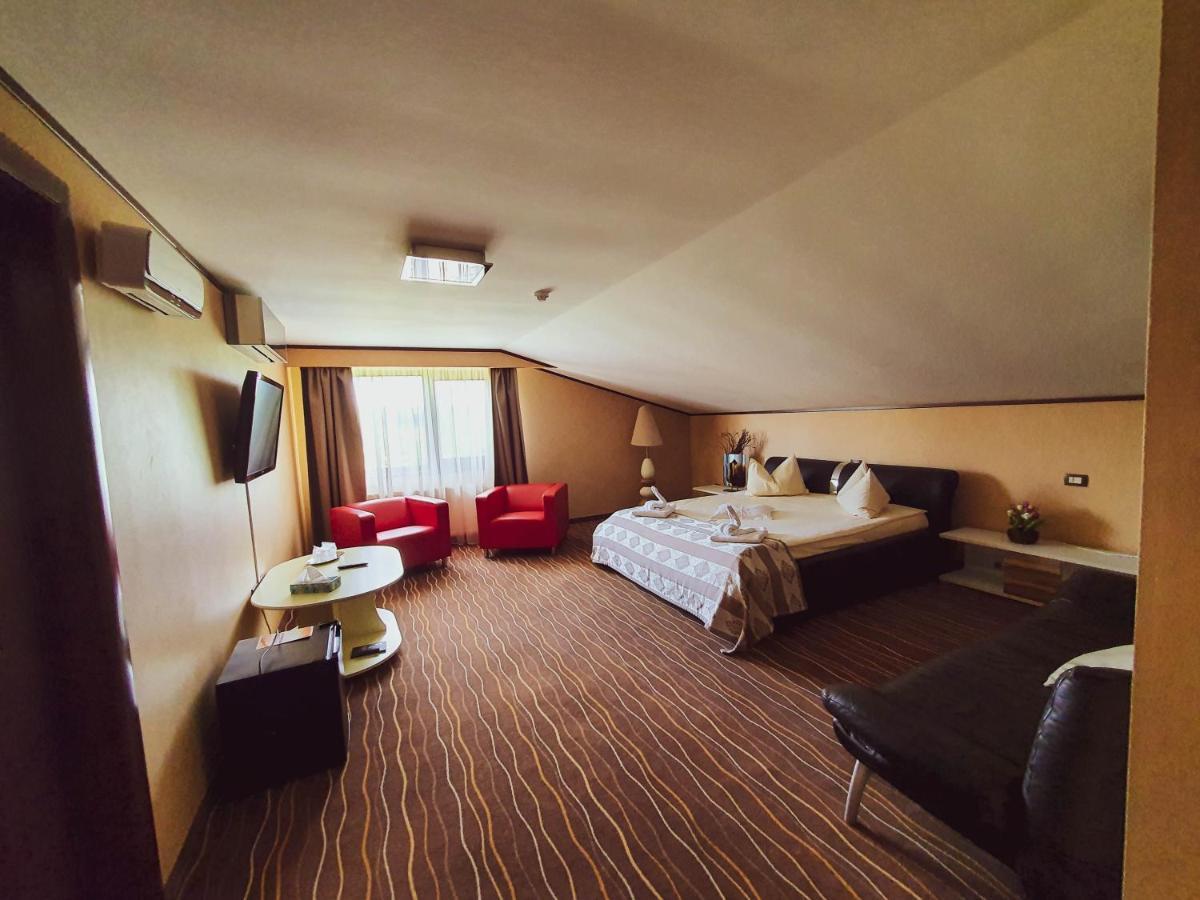 Hotel Belvedere Совата Екстер'єр фото