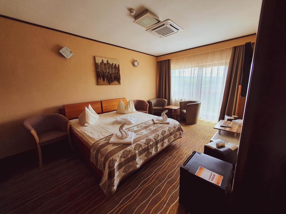 Hotel Belvedere Совата Екстер'єр фото