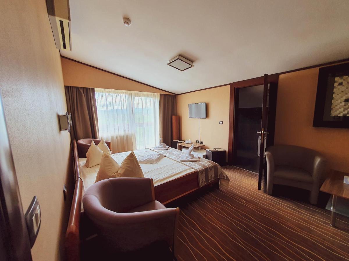 Hotel Belvedere Совата Екстер'єр фото